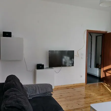 Center No 5 Apartment