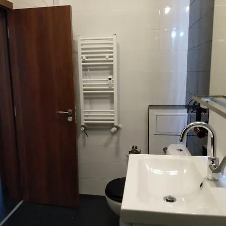 Apartment Center No 5 *