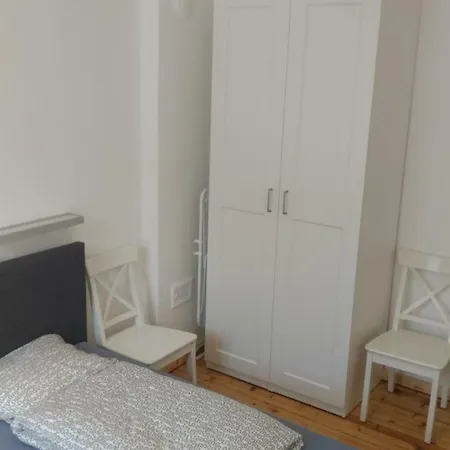 Center No 5 Apartment